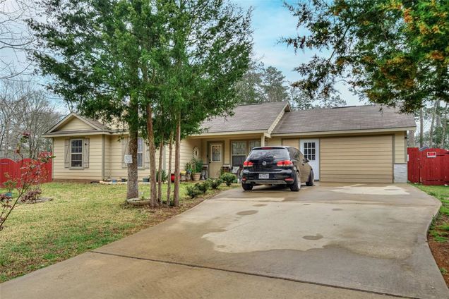 10610 Royal Adrian Drive Conroe, TX House Active - Photo 1 of 21. Opens carousel modal