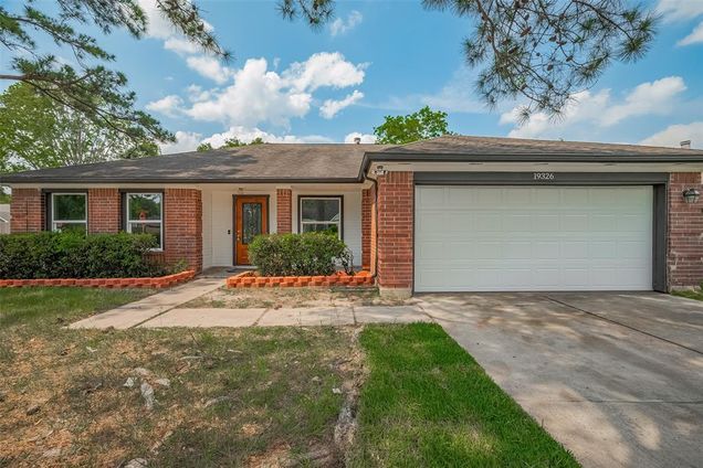 19326 Bristlestar Drive