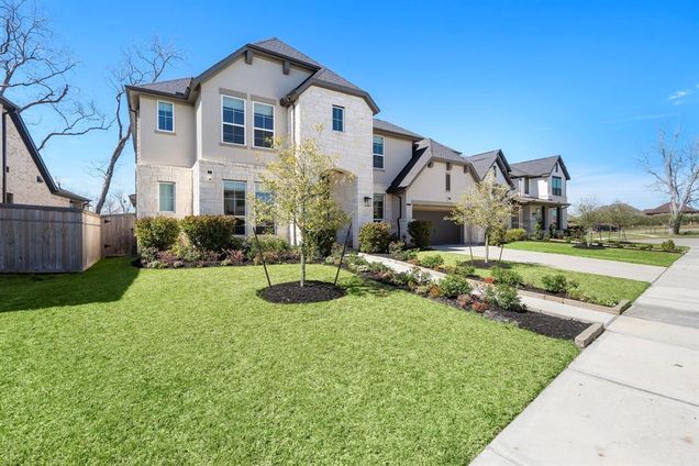 10315 Forest Lake Drive
