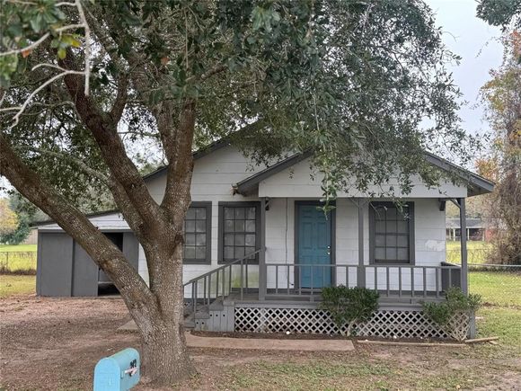 313 Magnolia Avenue West Columbia, TX House Active - Photo 1 of 19. Opens carousel modal