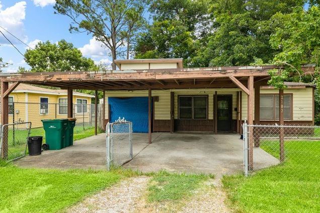 2103 11th Avenue La Marque, TX House Active - Photo 1 of 24. Opens carousel modal