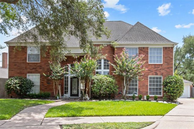 2109 Bay Hill Drive