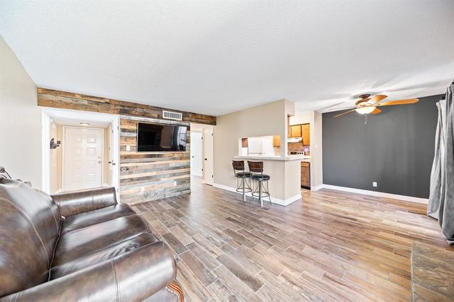 700 Thicket Lane Unit 305 Houston, TX Townhouse Sold - Photo 1 of 1. Opens carousel modal