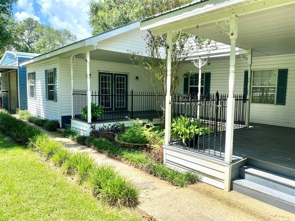 172 County Road 4291 Dayton, TX House Active - Photo 1 of 30. Opens carousel modal