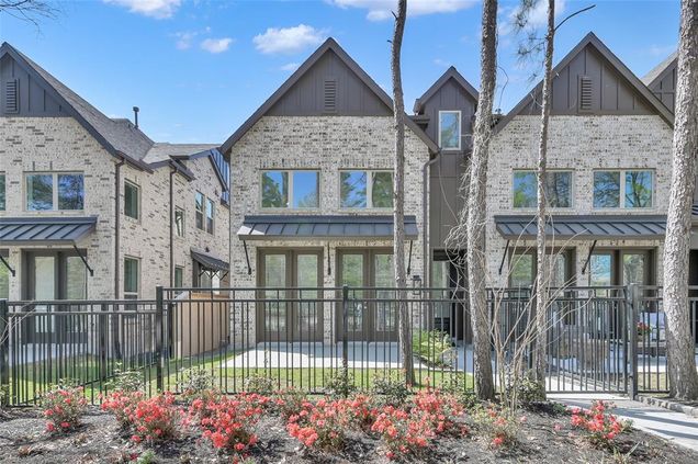 2708 Woodforest Parkway N