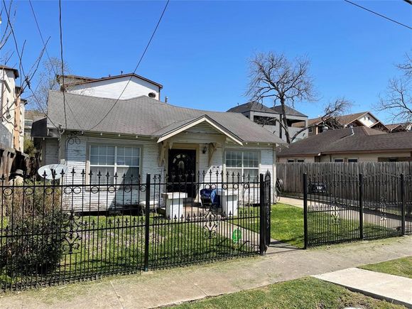 6012 Clyde Street Houston, TX Plot of land Active - Photo 1 of 7. Opens carousel modal