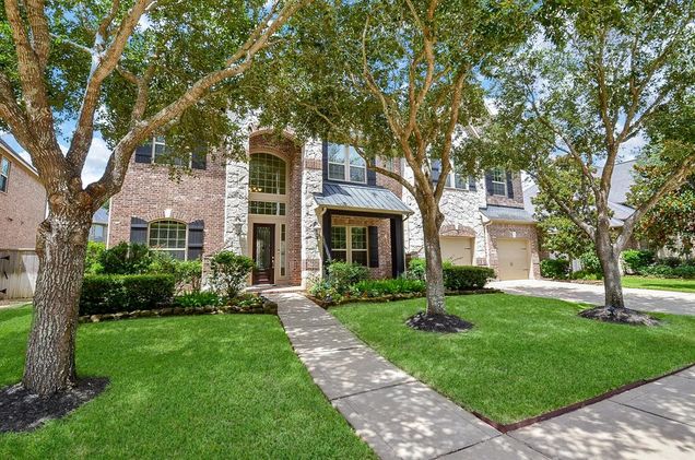 28003 Iberville Glen Drive