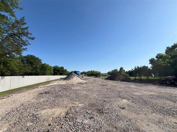 6007 Brookfield Drive Houston, TX Plot of land Active - Photo 1 of 14. Opens carousel modal