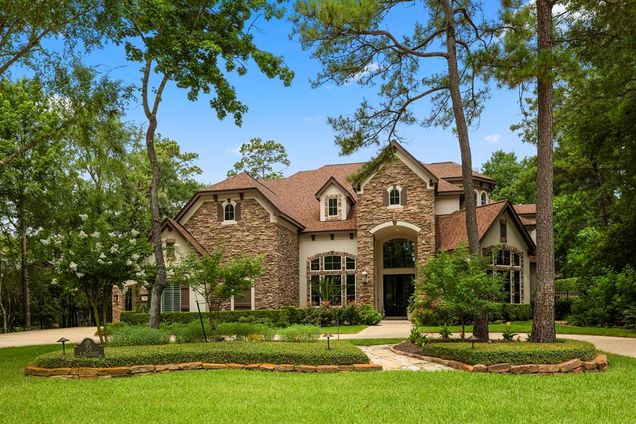 30 W Bracebridge Circle The Woodlands, TX House Active - Photo 1 of 42. Opens carousel modal