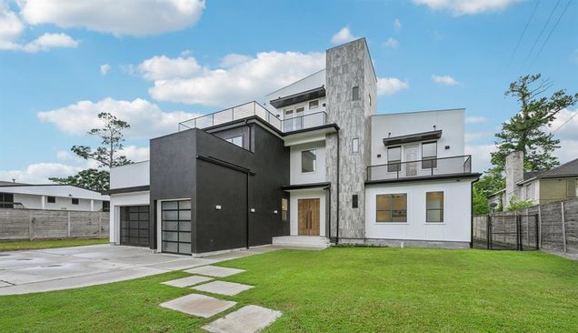 3308 N Macgregor Way Houston, TX House Active - Photo 1 of 49. Opens carousel modal