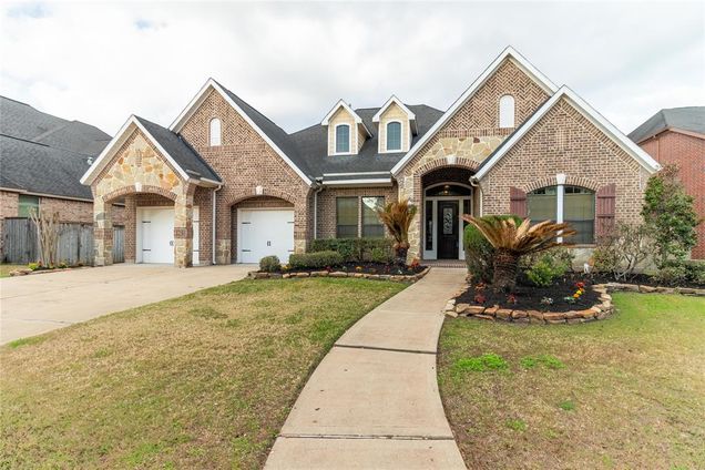 6223 Duke Trail Lane Sugar Land, TX House Active - Photo 1 of 42. Opens carousel modal