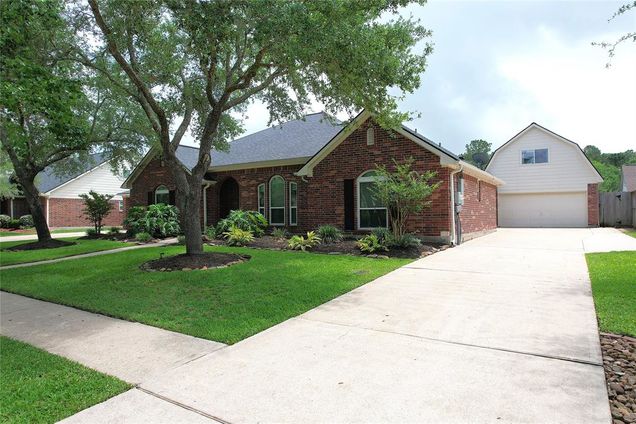 308 Oak Creek Court League City, TX House Pending - Photo 1 of 43. Opens carousel modal