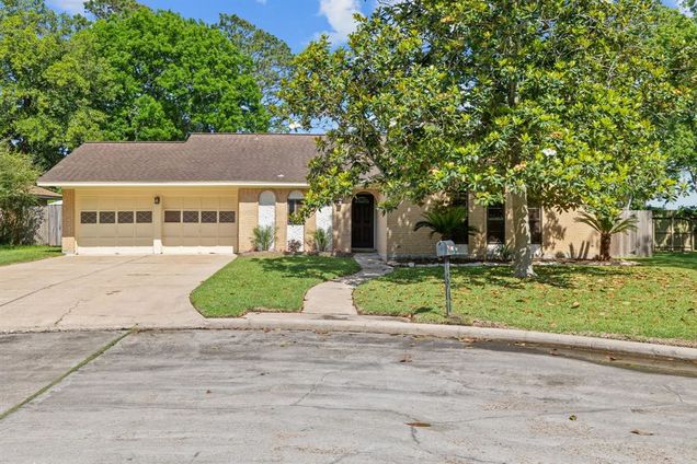 4317 Meadow Glen Drive Dickinson, TX House Sold - Photo 1 of 1. Opens carousel modal
