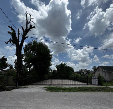 2114 Terry Street Houston, TX Plot of land Active - Photo 1 of 4. Opens carousel modal