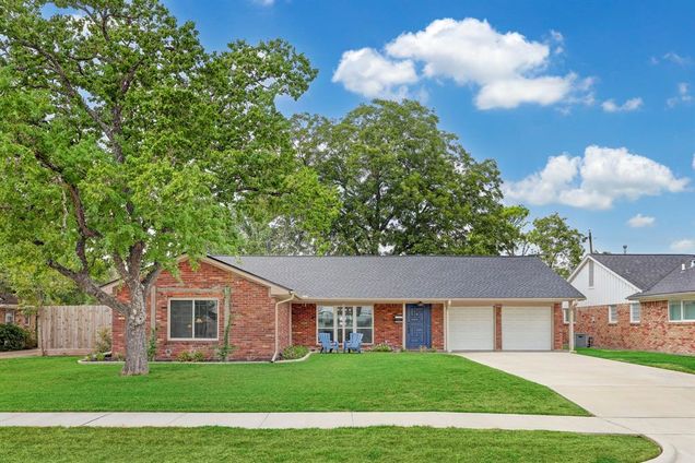 2910 Freshmeadows Drive Houston, TX House Active - Photo 1 of 27. Opens carousel modal