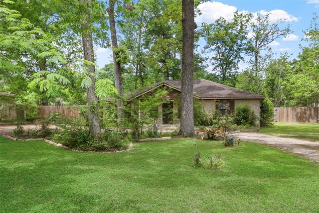 10775 Royal Forest Drive Conroe, TX House Active - Photo 1 of 14. Opens carousel modal