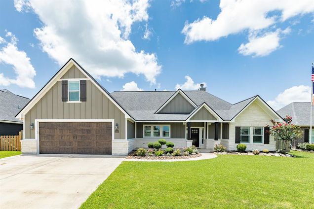 1533 N Blue Bonnet Lane Angleton, TX House Active - Photo 1 of 31. Opens carousel modal
