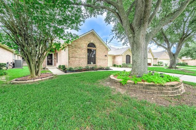 739 Apple Blossom Drive Pearland, TX Townhouse Active - Photo 1 of 36. Opens carousel modal