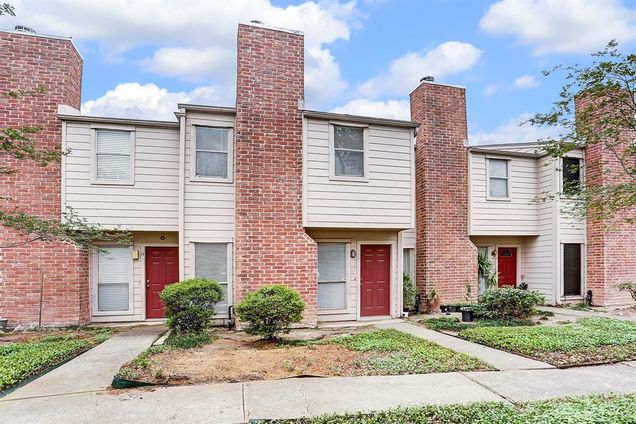 3901 Woodchase Drive Unit 15 Houston, TX Townhouse Sold - Photo 1 of 1. Opens carousel modal