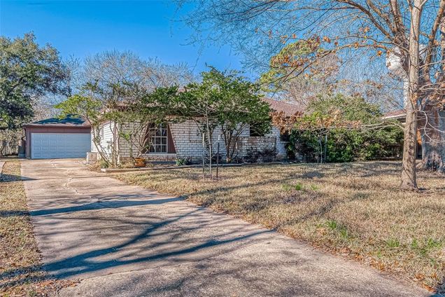 13927 Lynnwood Lane Sugar Land, TX House Sold - Photo 1 of 1. Opens carousel modal