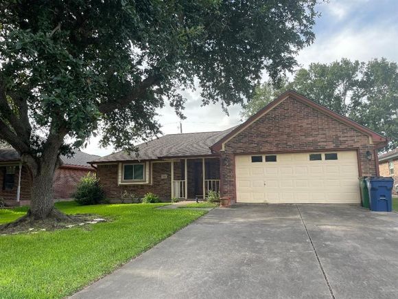 829 Manor Drive Angleton, TX House Active - Photo 1 of 8. Opens carousel modal