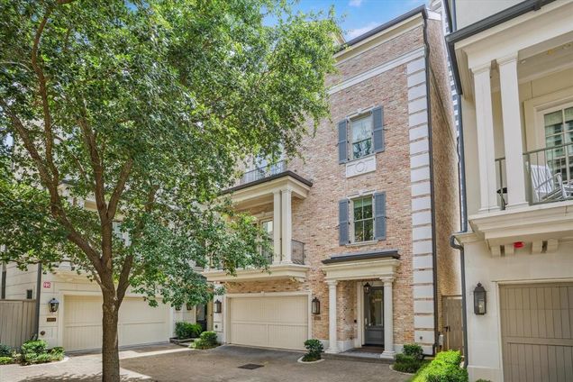 2413 Mimosa Drive