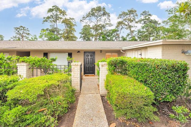 1529 Wirt Road Unit 22 Houston, TX Townhouse Sold - Photo 1 of 1. Opens carousel modal