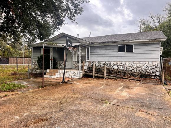 162 Calloway Street