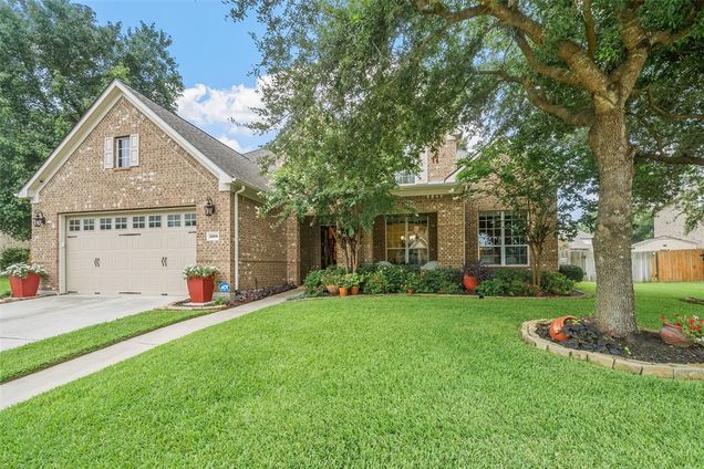 13910 Lake Benbrook Drive Houston, TX House Active - Photo 1 of 44. Opens carousel modal