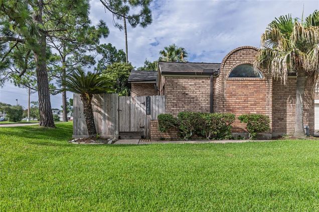 16266 Seahorse Drive