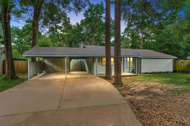 1109 E Red Cedar Circle