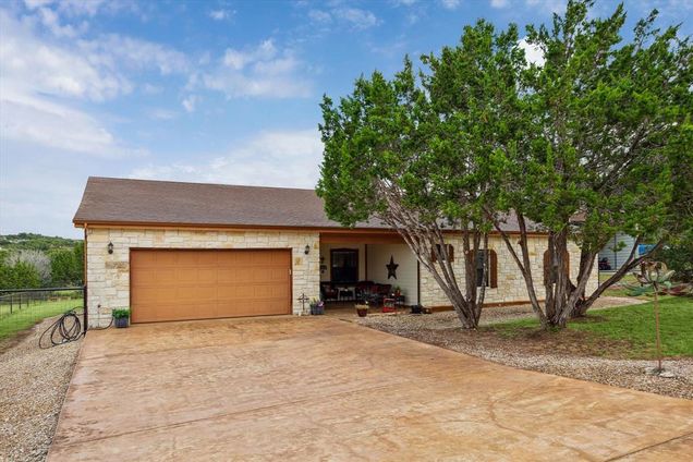 1524 Log Cabin Lane