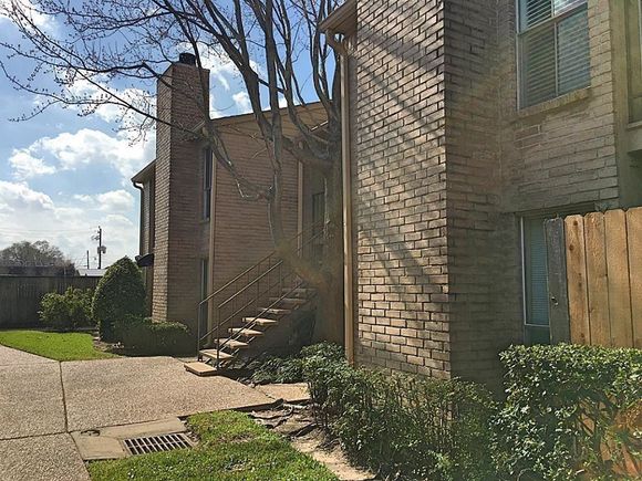 700 Thicket Lane Unit 906 Houston, TX Townhouse Sold - Photo 1 of 1. Opens carousel modal