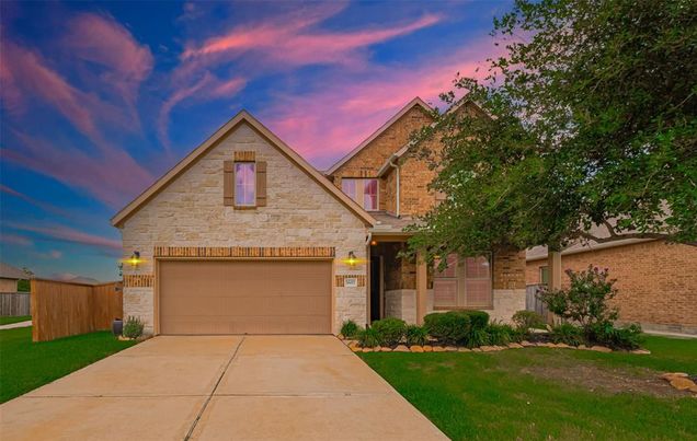 3607 Bartlett Way Drive Pearland, TX House Active - Photo 1 of 29. Opens carousel modal