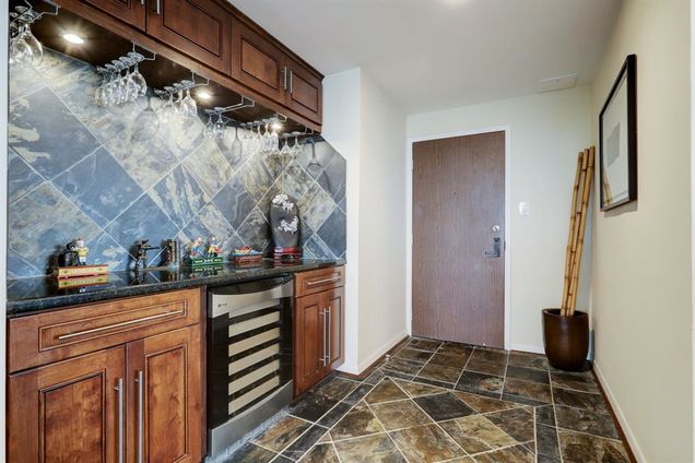 49 Briar Hollow Lane Unit 1405