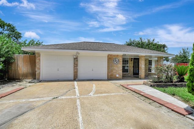 11803 Rhinebeck Drive Houston, TX House Active - Photo 1 of 41. Opens carousel modal