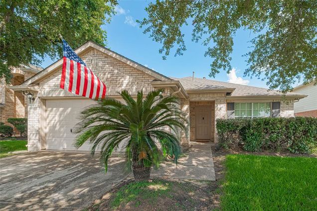 10106 Hollyvine Lane Houston, TX House Active - Photo 1 of 35. Opens carousel modal