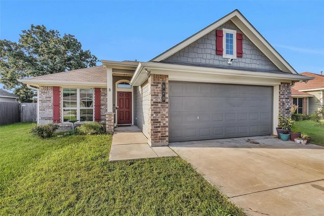 820 Heritage Drive
