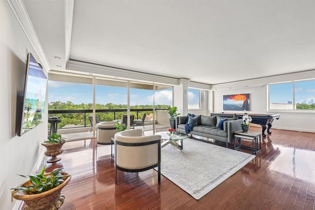 49 Briar Hollow Lane Unit 702