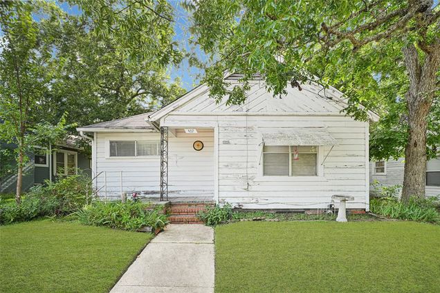 632 University Avenue