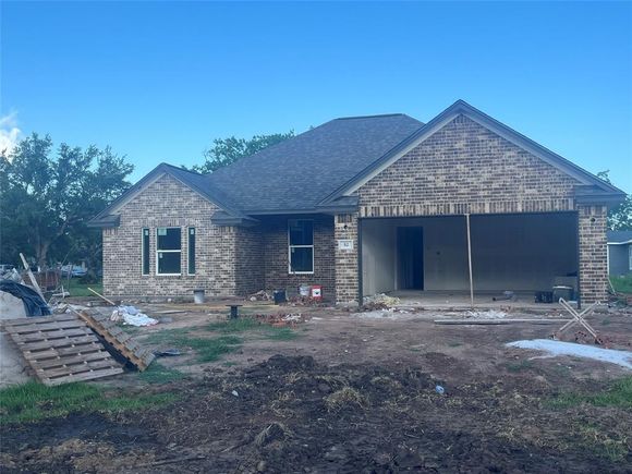 52 Leeder Court
