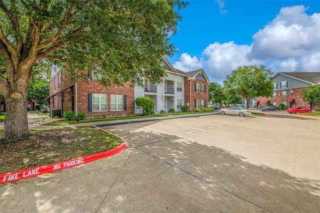 801 Luther Street W Unit 106