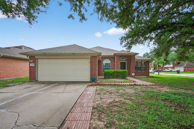 15619 Lost Maples Drive Sugar Land, TX House Active - Photo 1 of 45. Opens carousel modal