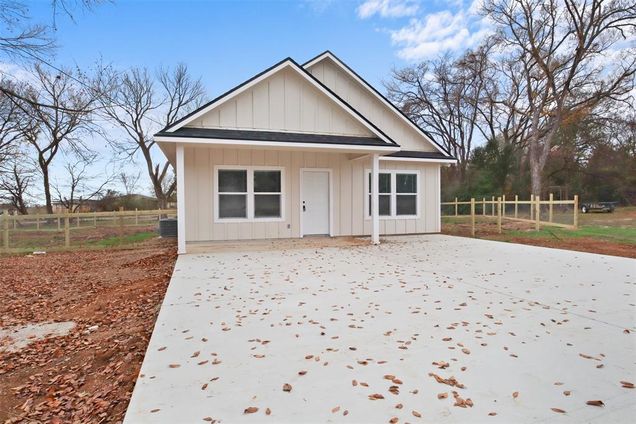 802 Sunshine Street Hearne, TX House Sold - Photo 1 of 1. Opens carousel modal