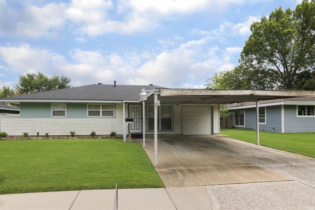 3212 Thornwood Drive