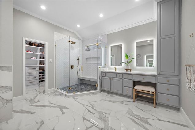 5114 Red Burr Oak Trail