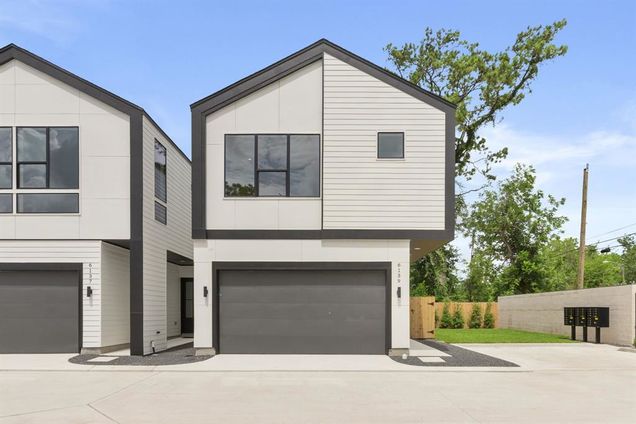 6127 Pacific Forest Drive