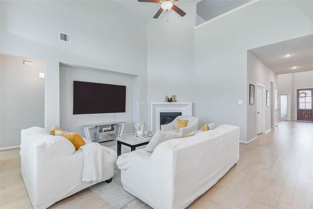 2806 Kingly Pine Trail