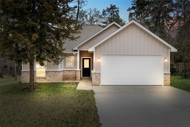 10464 Royal Adrian Drive