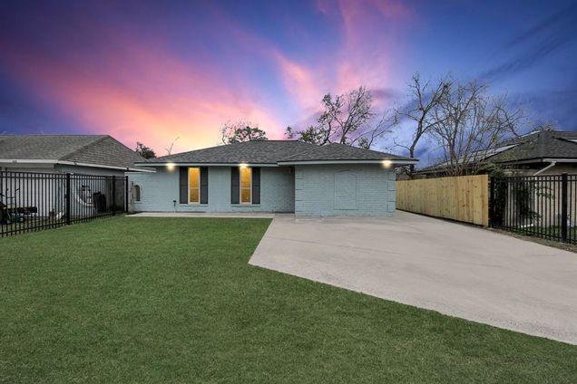 6726 Rosemary Lane Houston, TX House Sold - Photo 1 of 1. Opens carousel modal